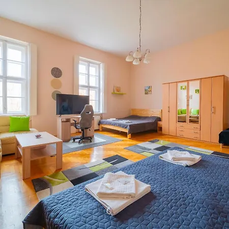 בית אירוח Tomka *